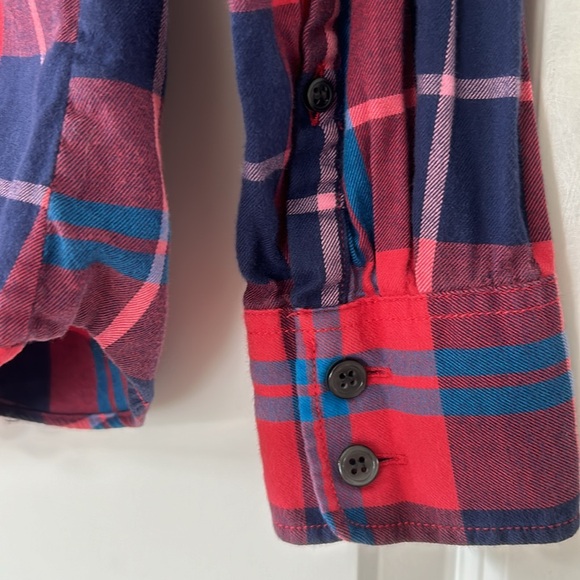 J Crew Perfect Fit Red Plaid Blouse w Princess Seams, Patch Pocket - Picture 9 of 9